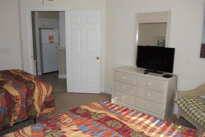 1504M Condo - thumb 4