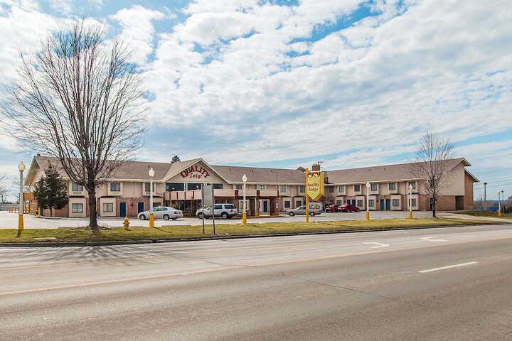 Rodeway Inn - thumb 1