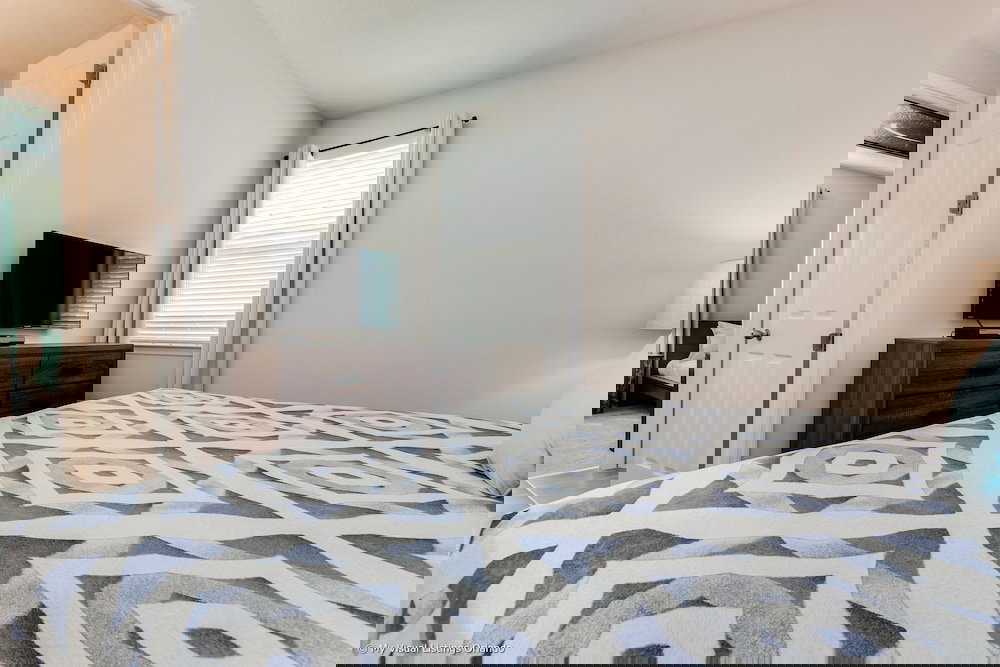 1580 Nassau Point Trail - thumb 0