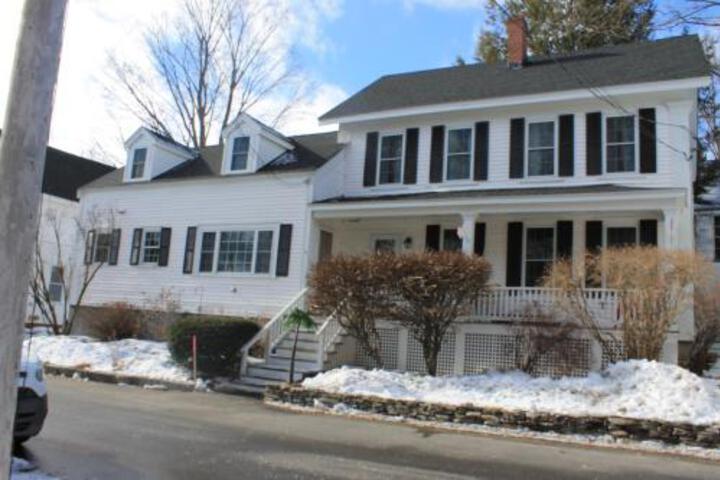 New One Bedroom Apartment Near Lake Winnipesaukee - thumb 3