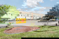 Super 8 by Wyndham Platte City Kansas City Area Airport