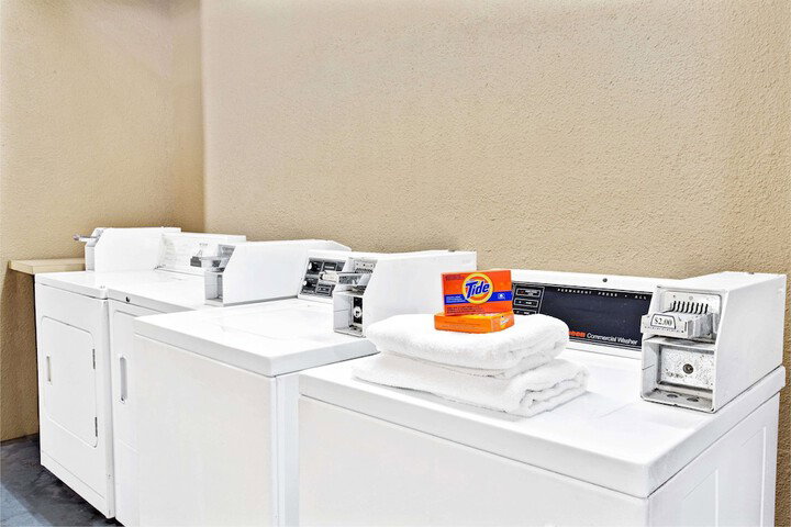 Super 8 By Wyndham Kissimmee/Maingate/Orlando Area - thumb 4