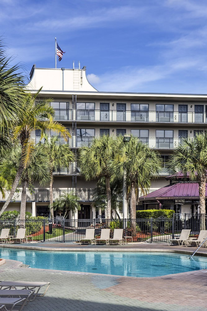 Staybridge Suites Orlando Royale Parc Suites, An IHG Hotel - thumb 1