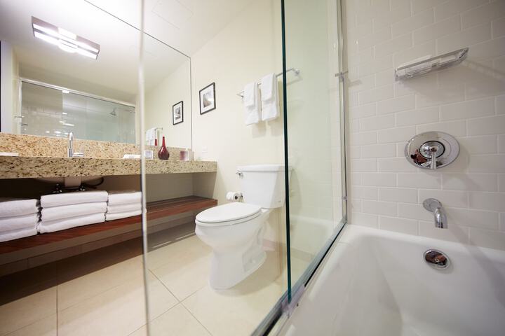 I Hotel And Conference Center - thumb 7