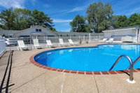 Glass House Inn Erie Near I-90  I-79