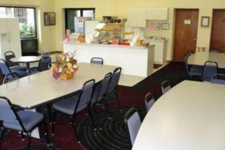 Valley Forge Inn - thumb 0