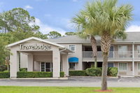 Travelodge Suites by Wyndham MacClenny