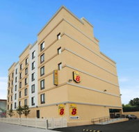 Super 8 by Wyndham Bronx - Accommodation New York