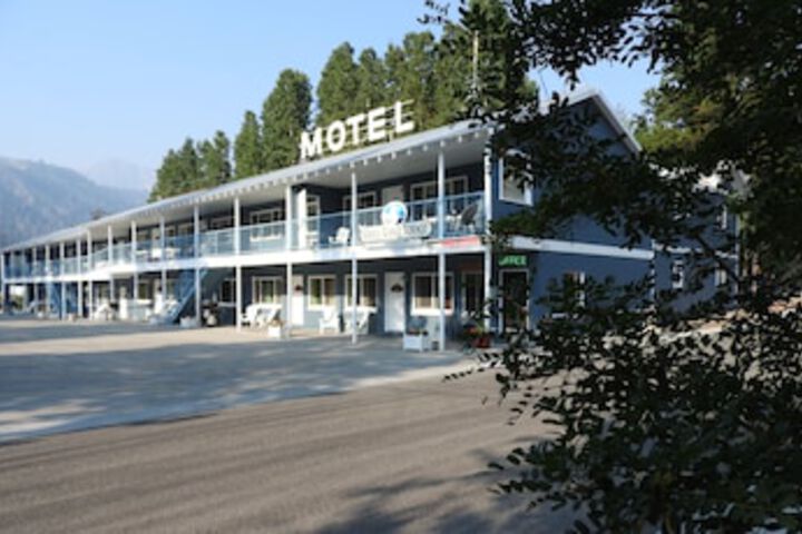 Gull Lake Lodge - thumb 0