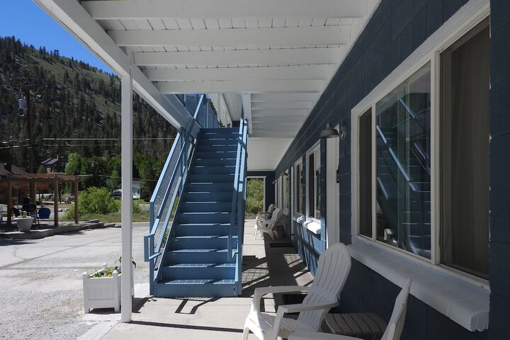 Gull Lake Lodge - thumb 7