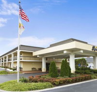 Super 8 by Wyndham Calhoun - Accommodation New York