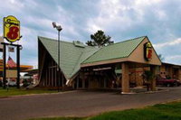 Super 8 Alexandria Macarthur Dr.