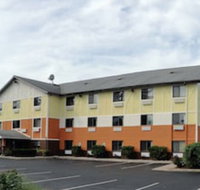 Days Inn  Suites by Wyndham Traverse City - Accommodation New York