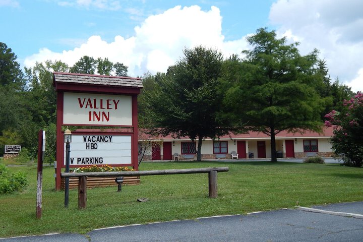 Valley Inn - thumb 1