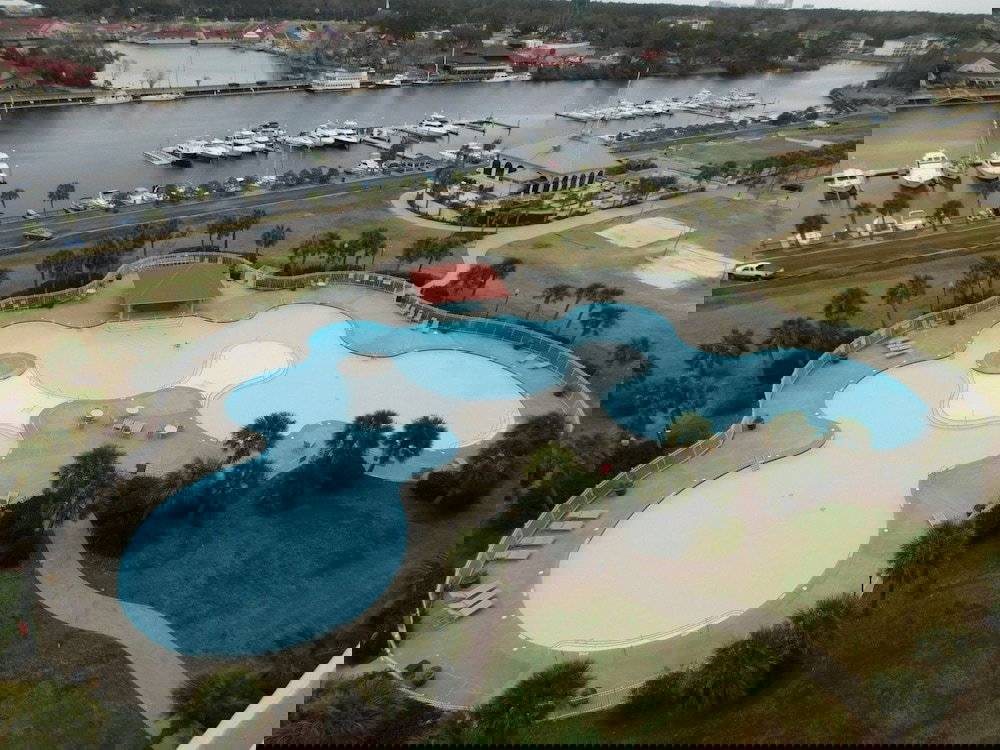 Yacht Club Villas - thumb 1