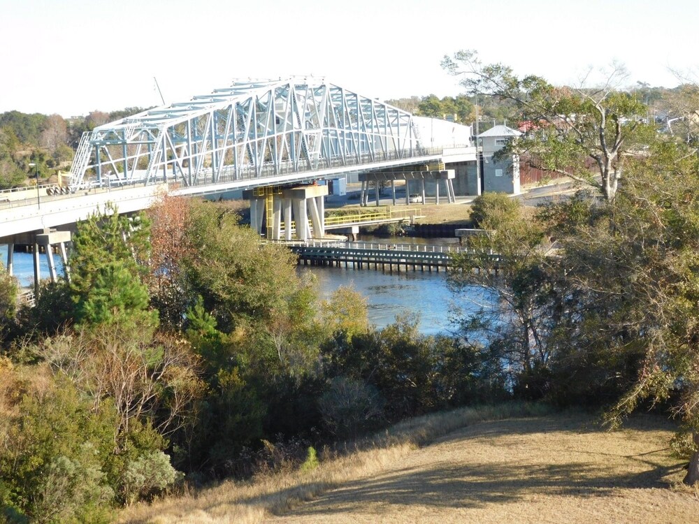 Yacht Club Villas - thumb 0