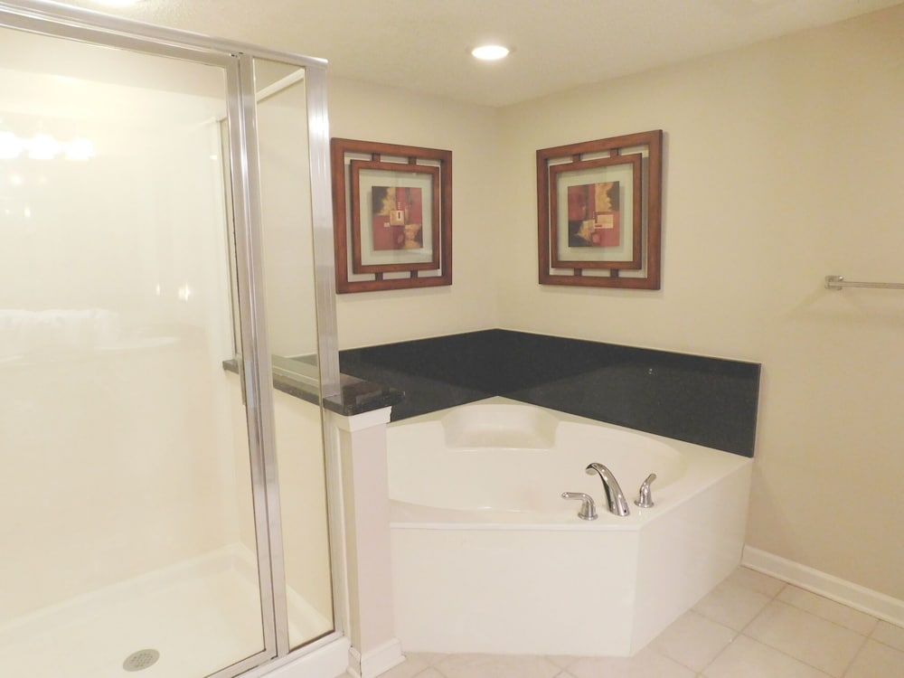 Yacht Club Villas - thumb 6