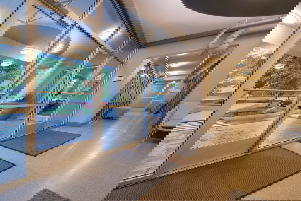 1 Bedroom Downtown Condo - thumb 0