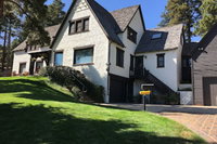 Sujak on Sunnyhill Bed  Breakfast