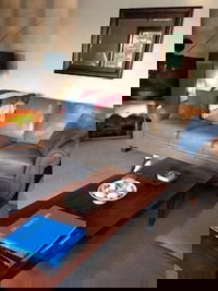 Sherwood Cottage - Three Bedroom Home