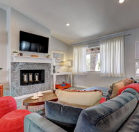 Chic Zen Inspired Home on the Cove Two Bedroom Home - Accommodation New York