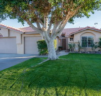 La Quinta Watering Hole Four Bedroom House - Accommodation New York