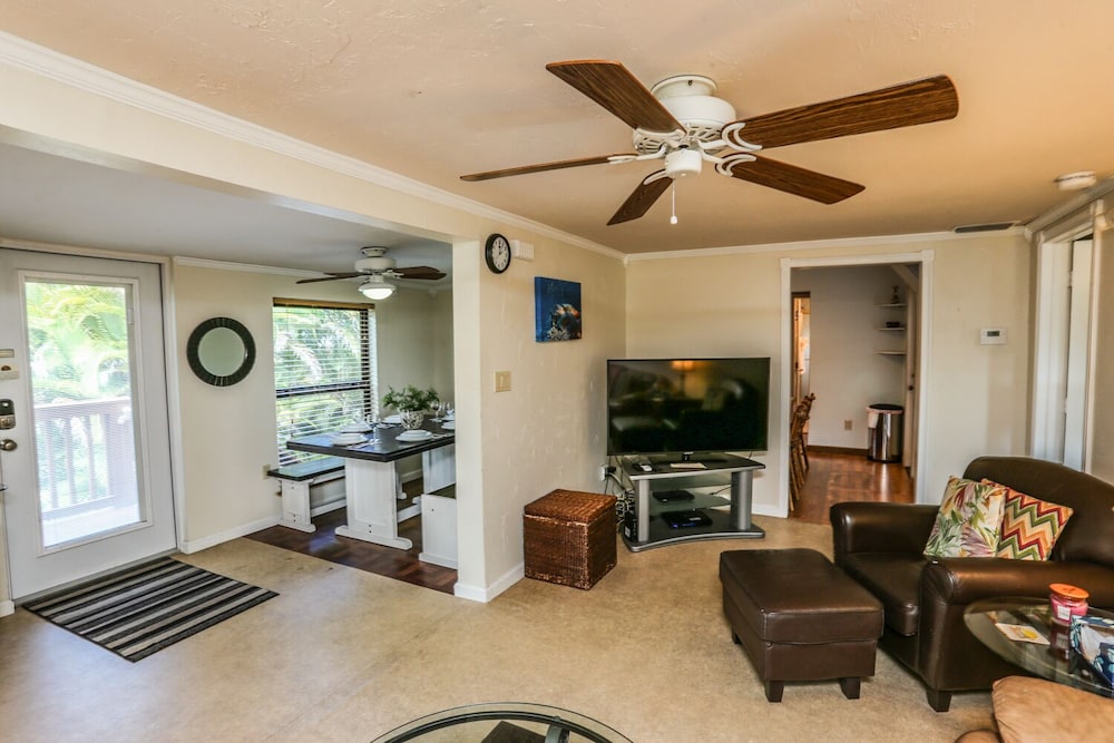 210 Miramar - thumb 0