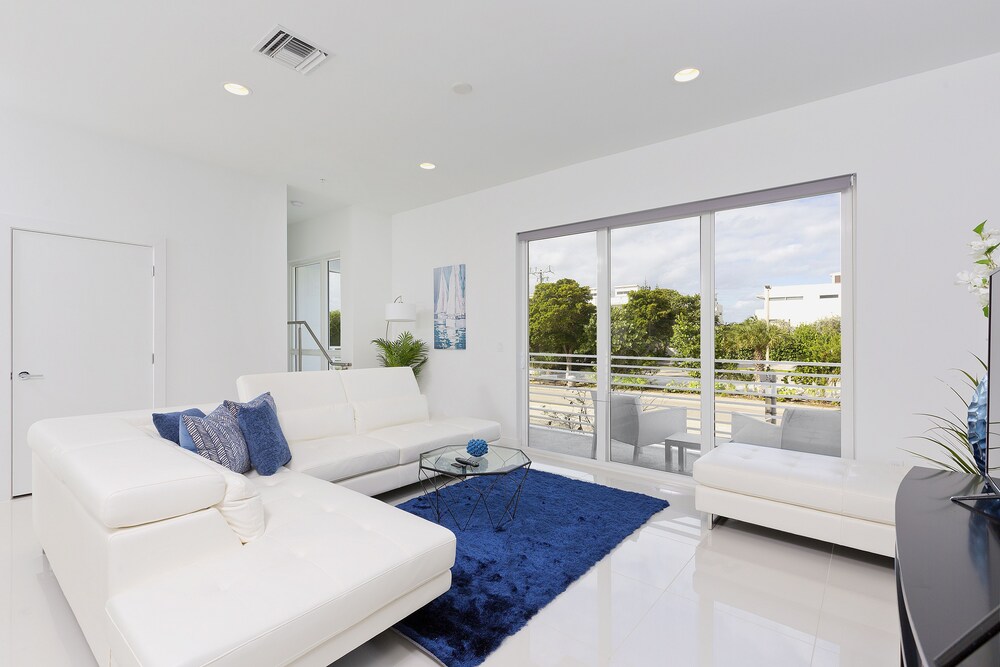 1387 N Ocean Townhouse 4 Br Townhouse By RedAwning - thumb 2