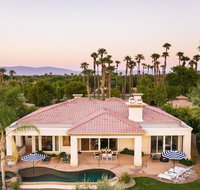 Palmer by AvantStay  Coachella Home w/ Hot Tub - Walk to Festival Grounds - Accommodation New York