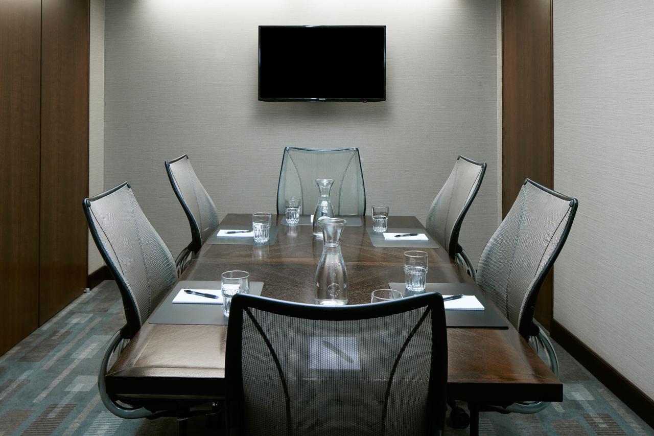 River Hotel - thumb 32