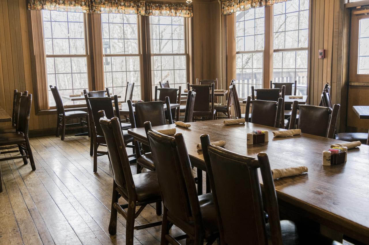 Abe Martin Lodge & Cabins - thumb 9