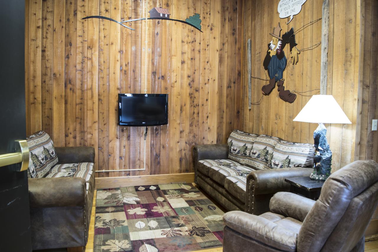 Abe Martin Lodge & Cabins - thumb 12