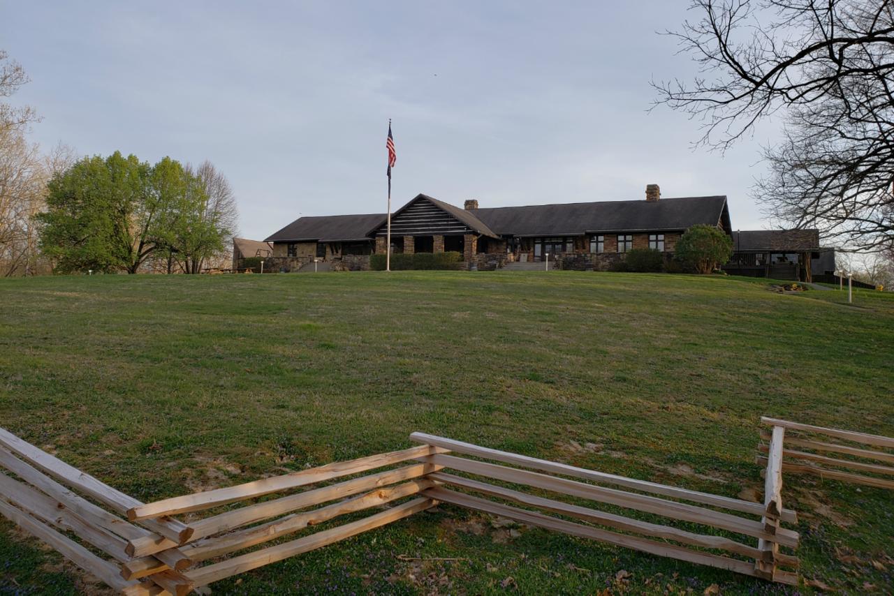 Abe Martin Lodge & Cabins - thumb 2