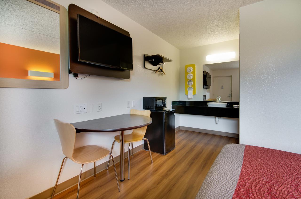 Motel 6 Salina - thumb 26