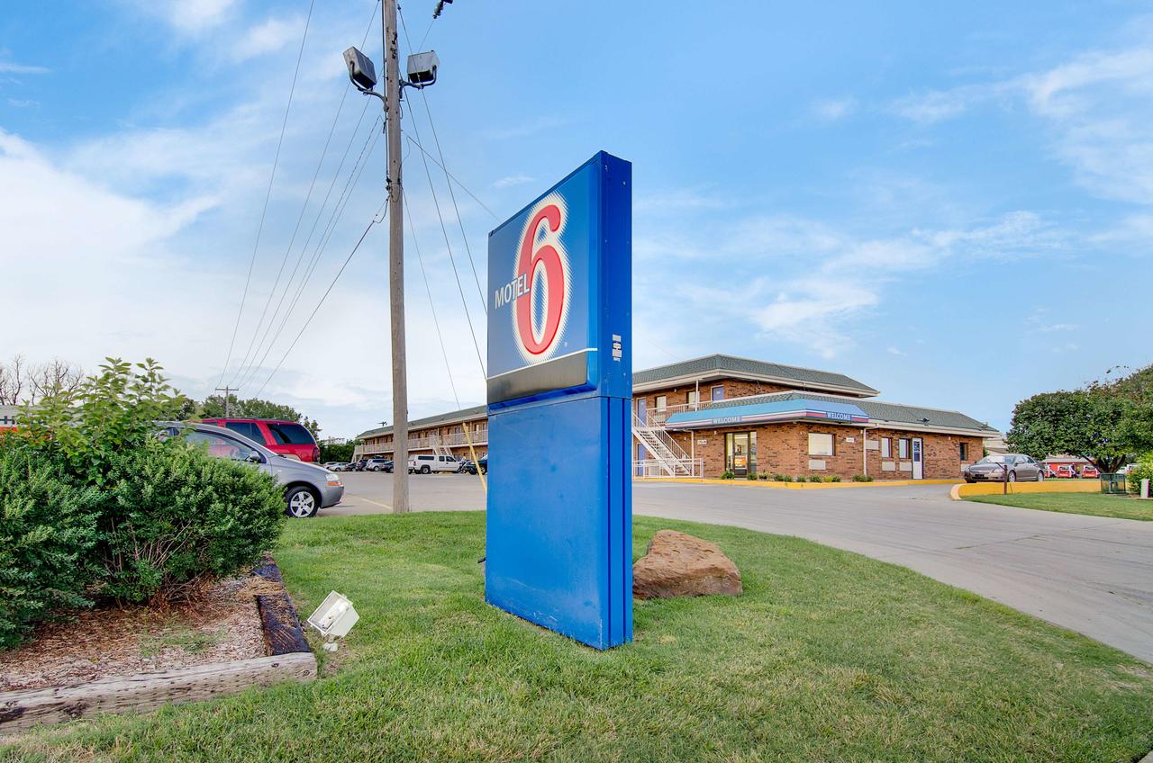 Motel 6 Salina - thumb 2