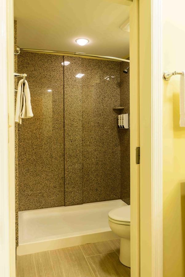 Asbury Inn & Suites - thumb 20