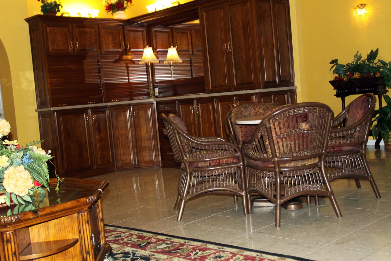 Golden Manor Inn & Suites - thumb 22