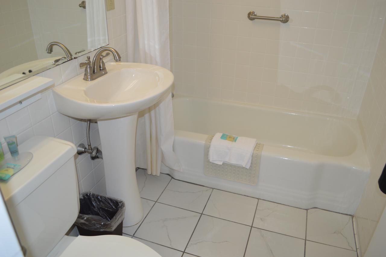 Copper Lantern Motor Lodge - thumb 20