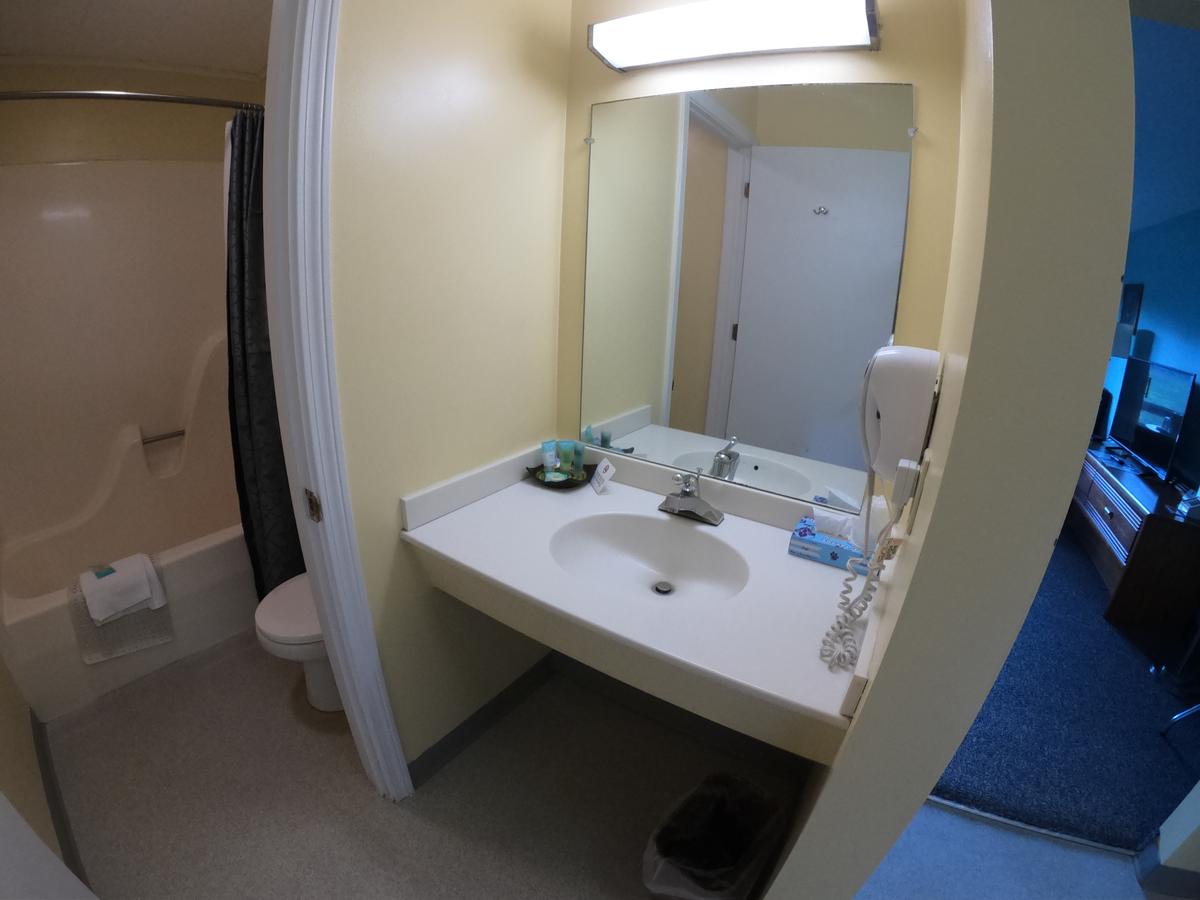 Copper Lantern Motor Lodge - thumb 26