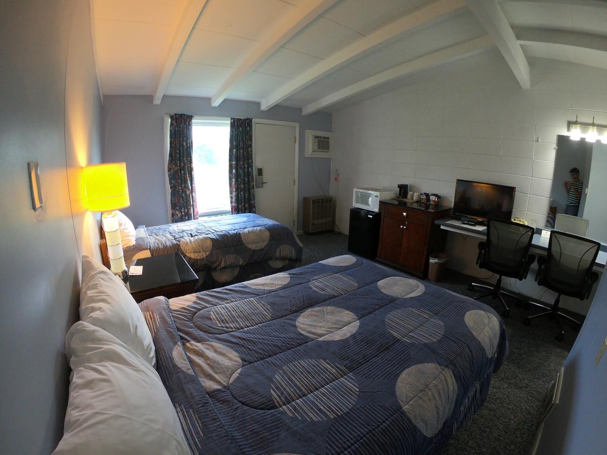 Copper Lantern Motor Lodge - thumb 43