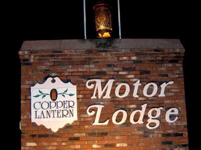 Copper Lantern Motor Lodge - thumb 0