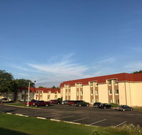 Ramada by Wyndham Albert Lea - Accommodation New York