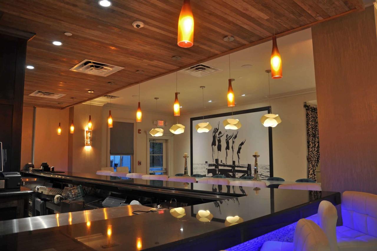 White House Hotel - thumb 23