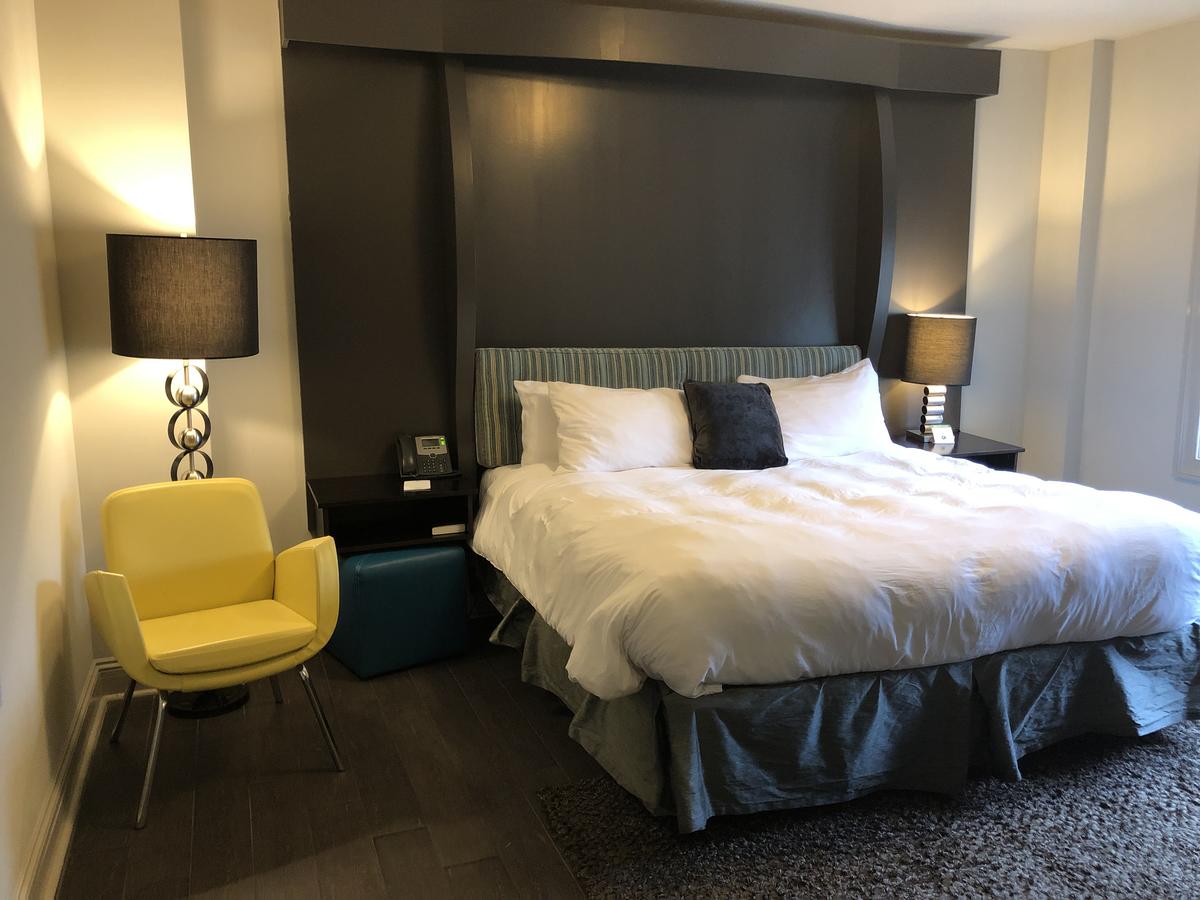 White House Hotel - thumb 1