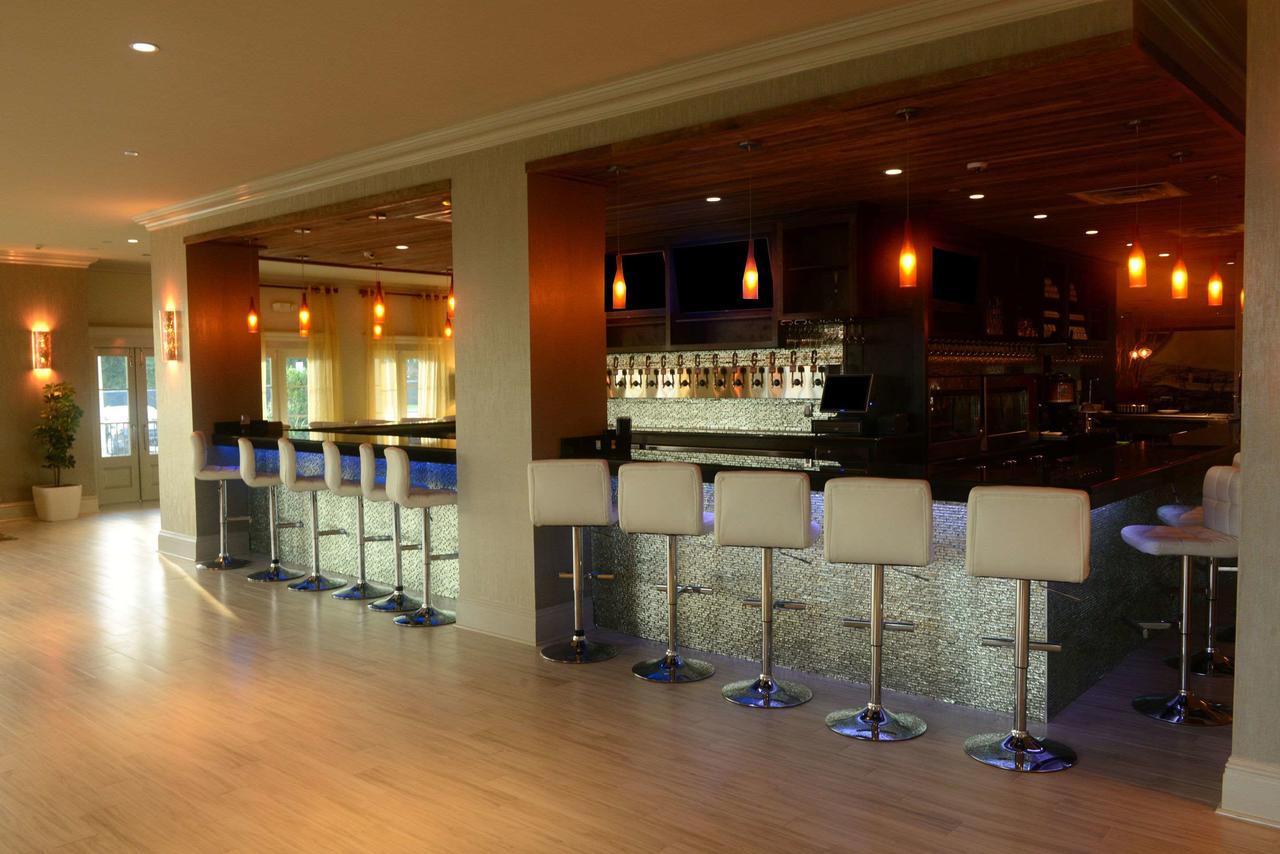 White House Hotel - thumb 24