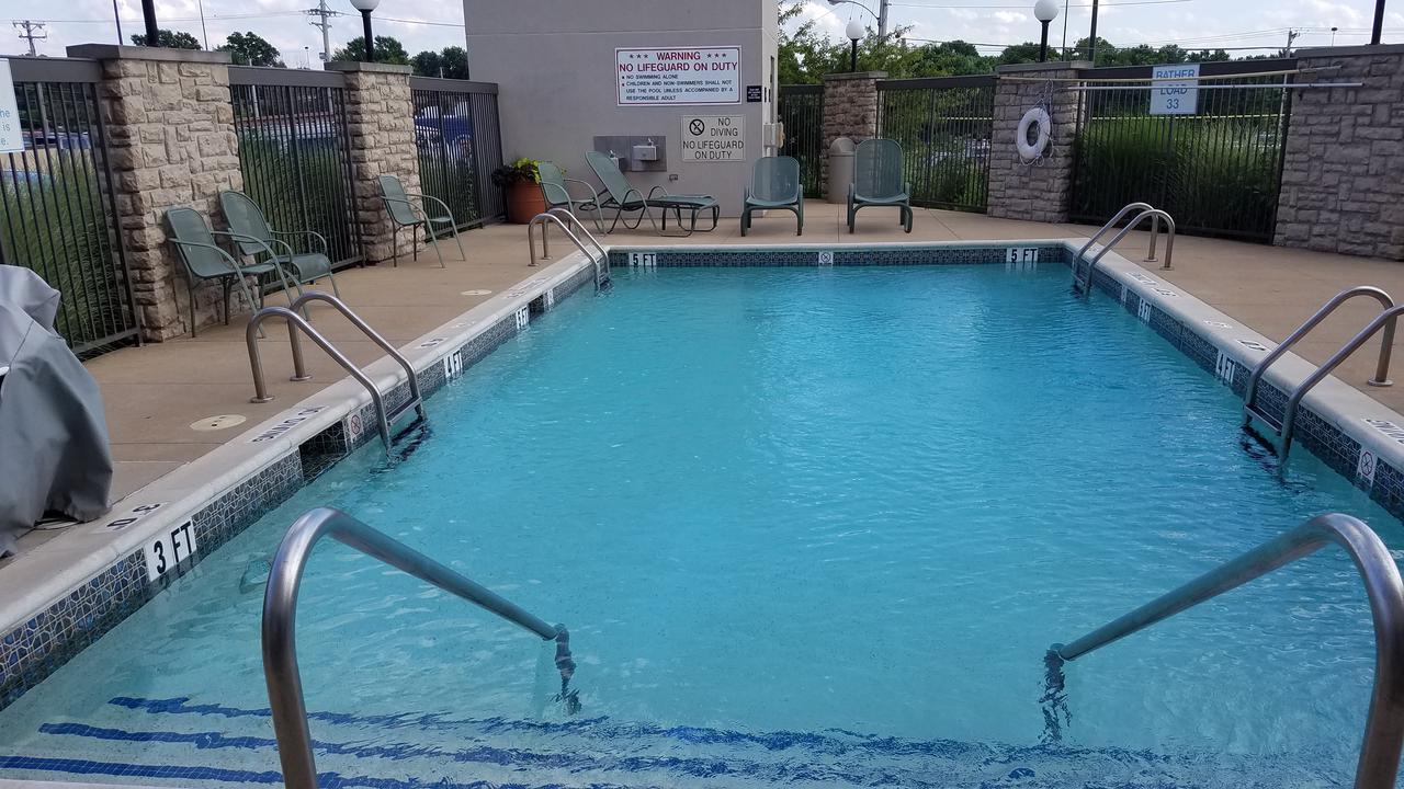 Hampton Inn St. Louis-Airport - thumb 11