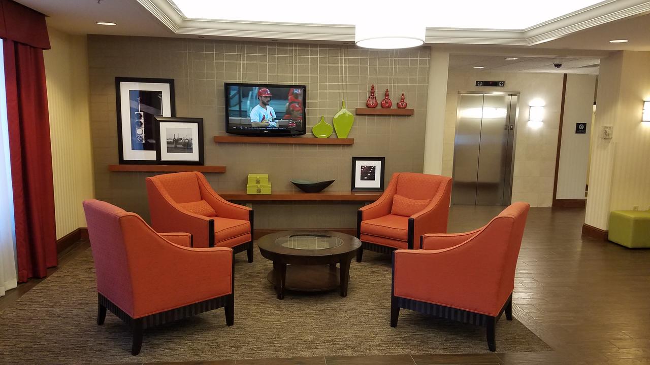 Hampton Inn St. Louis-Airport - thumb 4