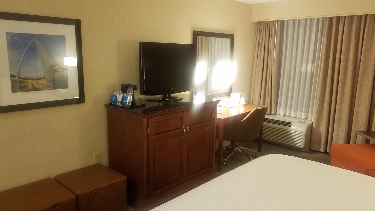 Hampton Inn St. Louis-Airport - thumb 21