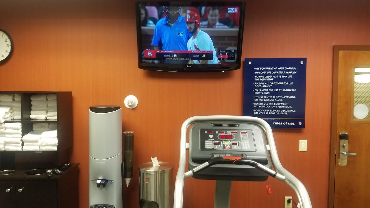 Hampton Inn St. Louis-Airport - thumb 12