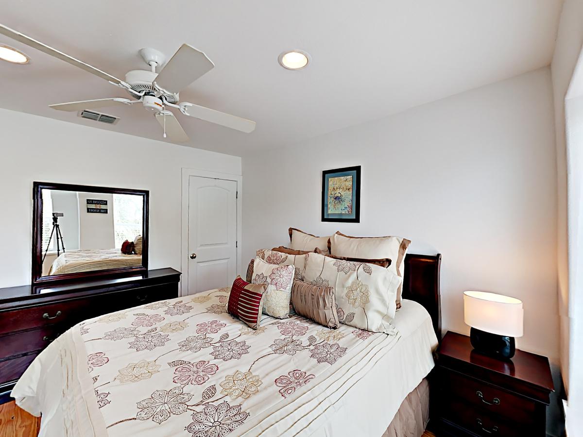 The Commons 102 - Three Bedroom Townhome - thumb 10